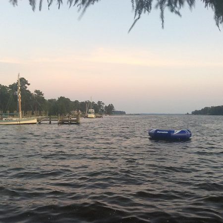 Bath Harbor Marina And Motel Екстериор снимка