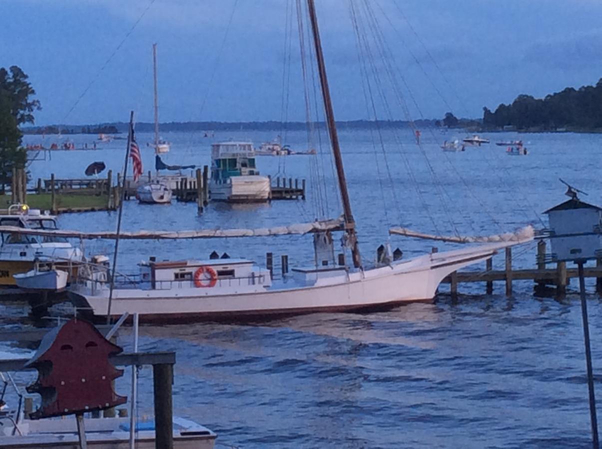 Bath Harbor Marina And Motel Екстериор снимка